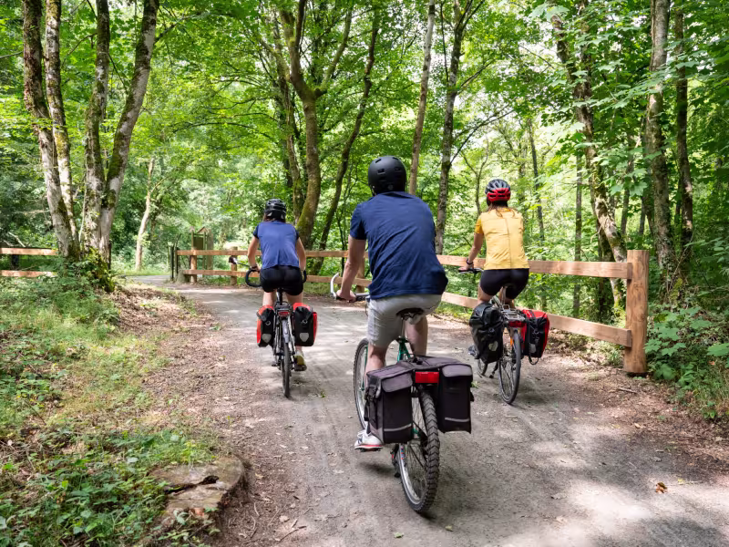 Voie verte aux abords de Champsecret - La Vélo Francette