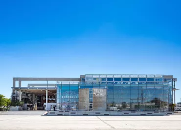 La facade extérieur de l'Aquarium, depuis le parvis.
