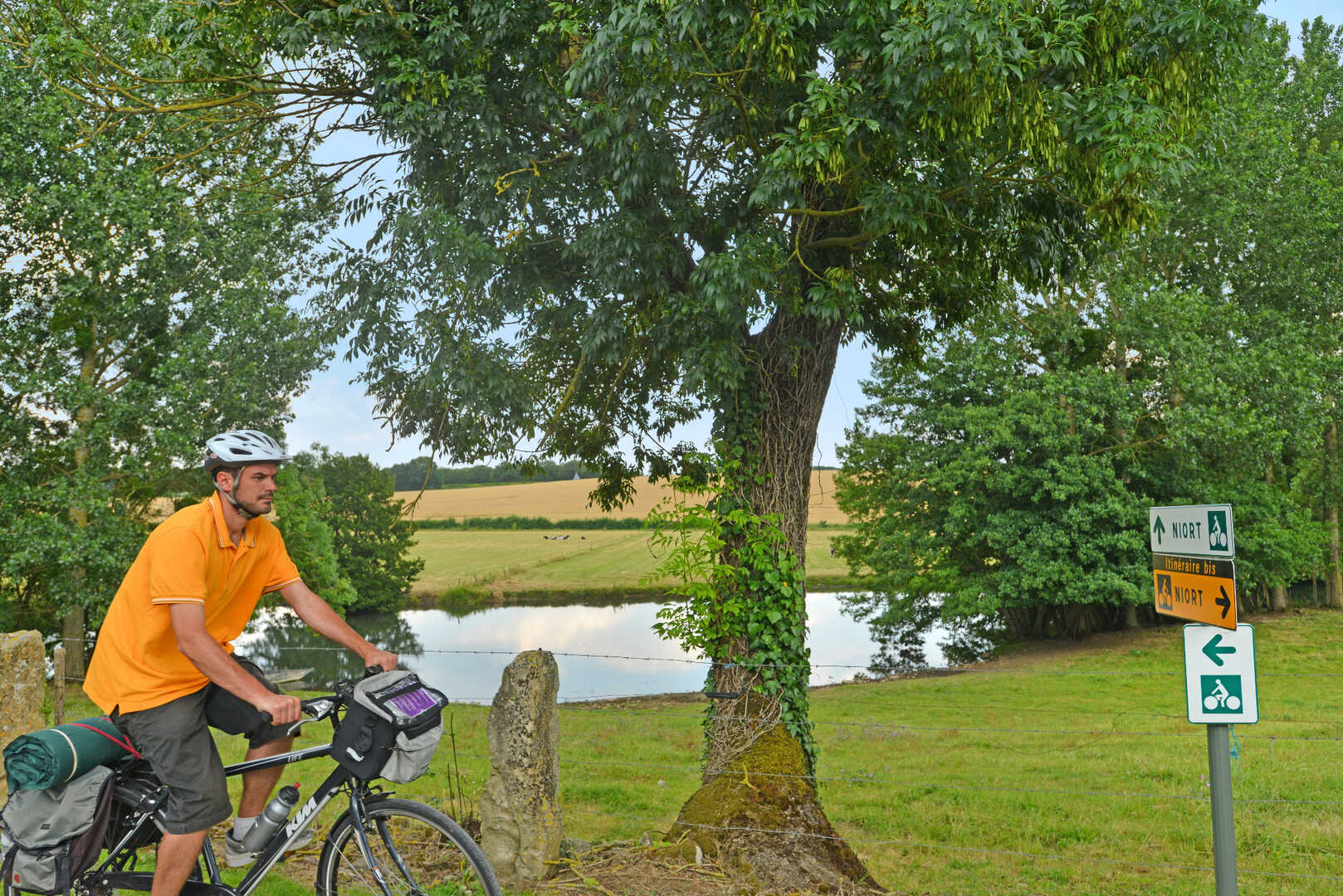 La V lo Francette Normandy Atlantic by bike Champdeniers St