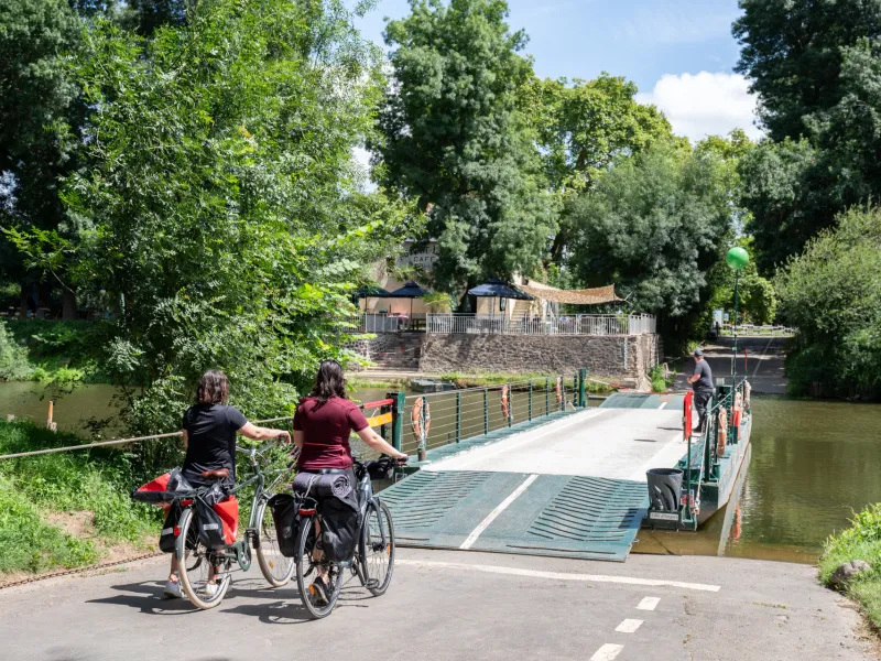 Bac vers l'Île Aubin