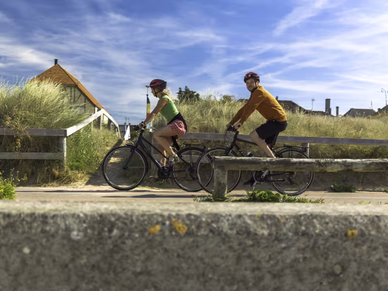 Balade à vélo sur la plage de Ouistreham