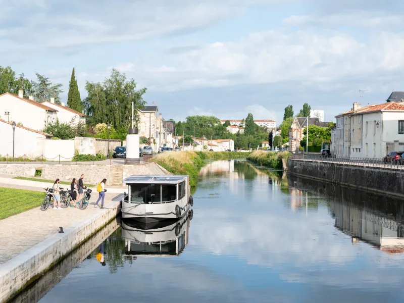 Niort et ses quais sur la Sèvre Niortaise