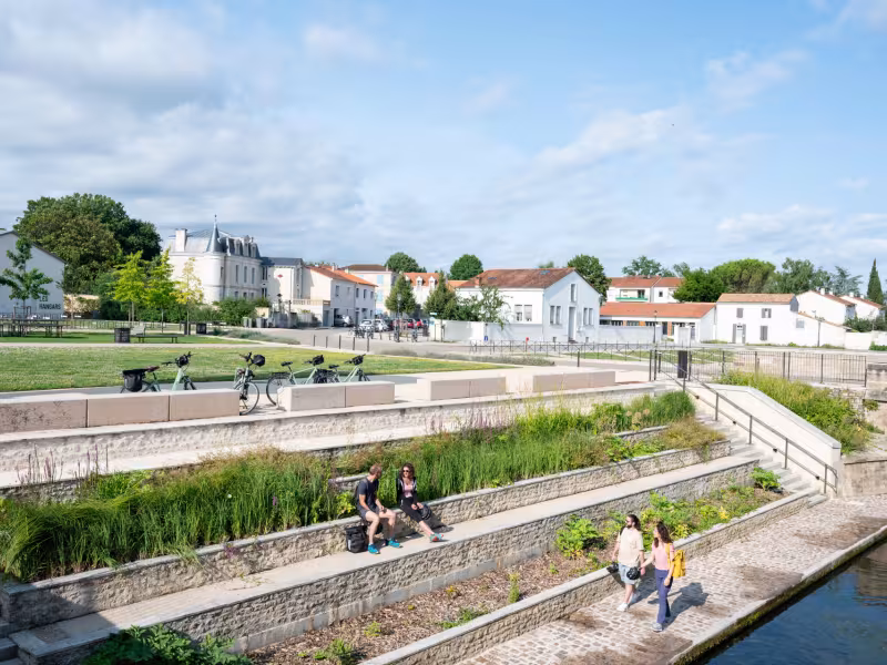 Pause à Niort, sur La Vélo Francette