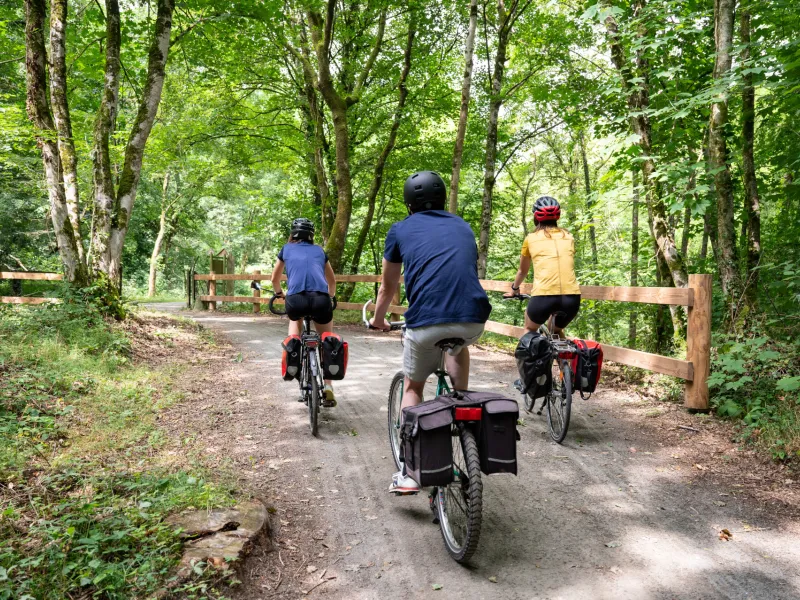 Voie verte aux abords de Champsecret - La Vélo Francette