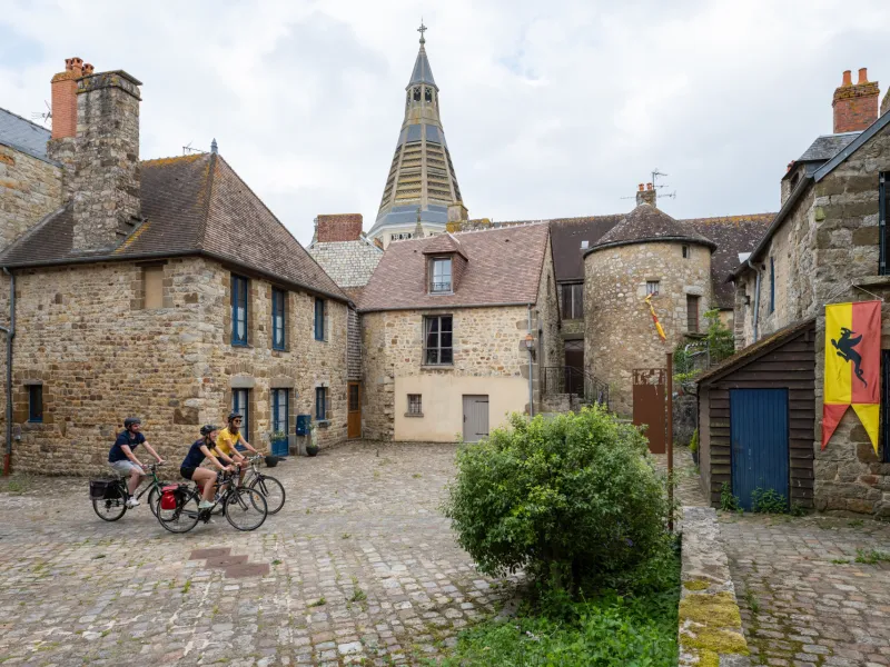 Domfront à vélo sur La Vélo Francette