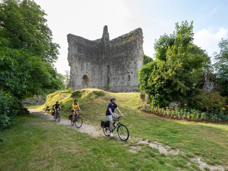 Cité médiévale de Domfront à vélo
