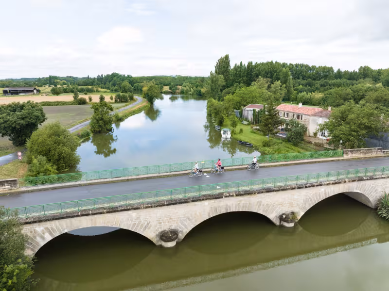 Pont sur la Sèvre Niortaise - La Croix-des-Mary