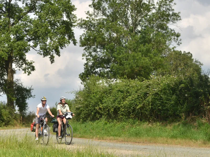 Vélo en campagne entre Parthenay et Niort - La Vélo Francette