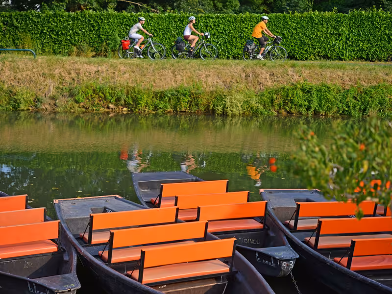 Vélo et promenade en barque dans le marais Poitevin