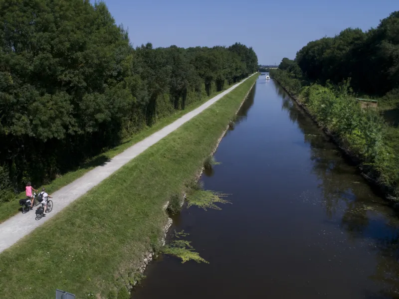 Vers Grez-Neuville à vélo