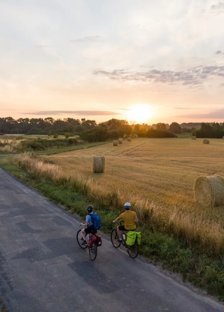 Coucher de soleil à Taizon - La Vélo Francette