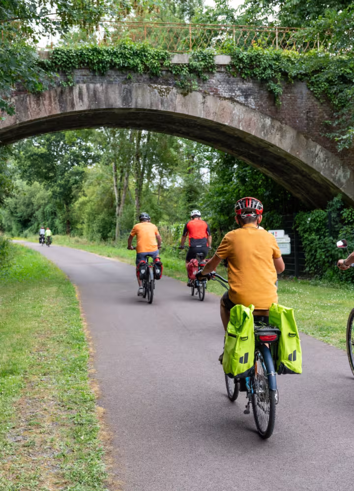 Voie verte à vélo aux abords de Thury-Harcourt