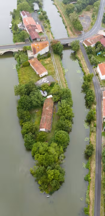 Vue aérienne de la Sèvre Niortaise à La Croix des Mary