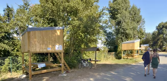 CAMPÉTOILES SUR PILOTIS DU FLOWER CAMPING ILE D'OFFARD