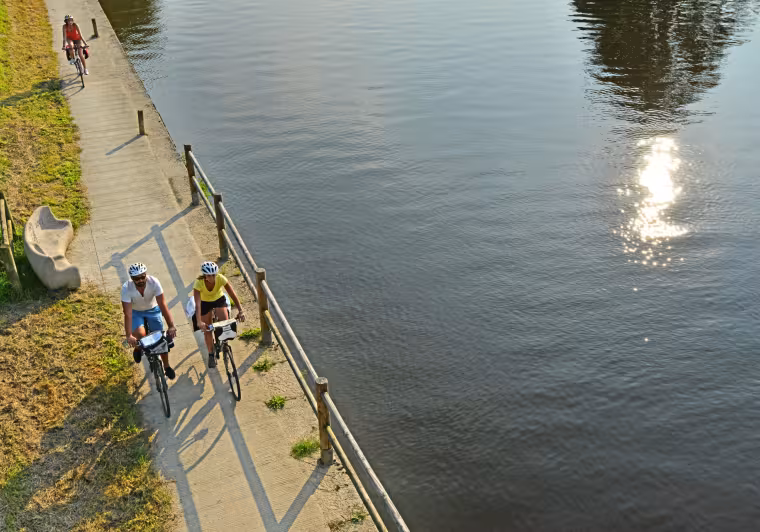 A vélo en bord de Mayenne