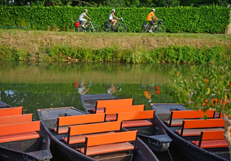 Vélo et promenade en barque dans le marais Poitevin