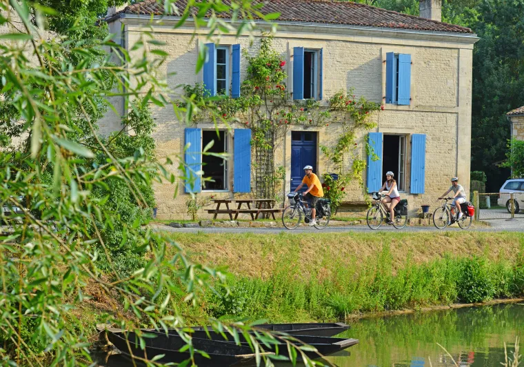 Vélo au bord de la Sèvre Niortaise - Coulon