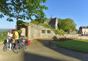 Day 3 : Visit of Domfront and return to Flers (23 km)