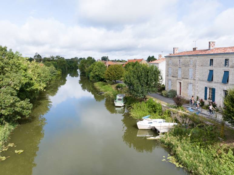 Balade en barque dans le Marais Poitevin