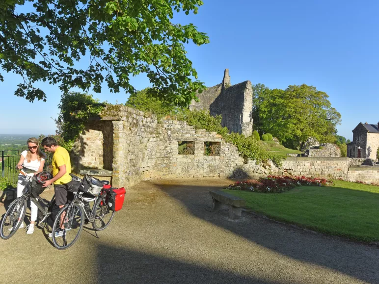 Day 3 : Visit of Domfront and return to Flers (23 km)