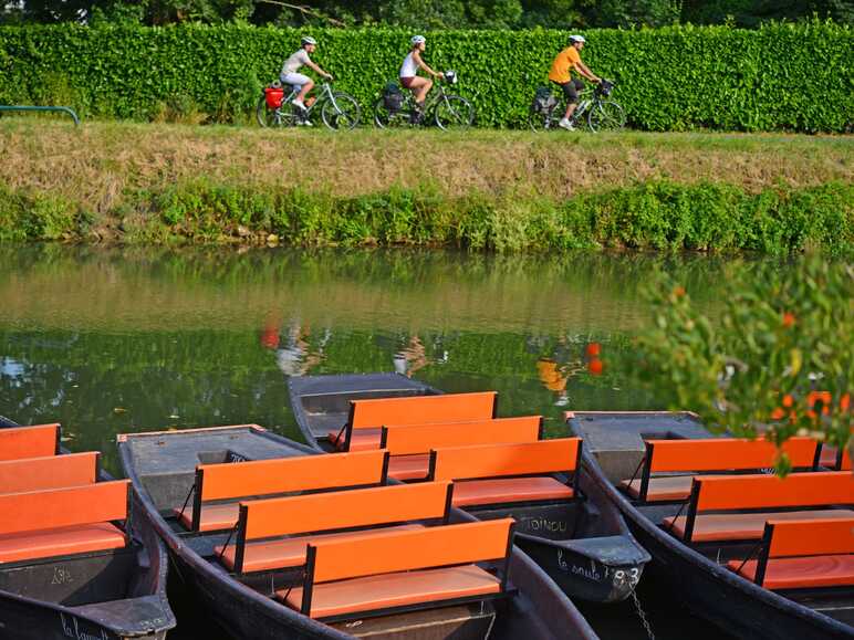 Vélo et promenade en barque dans le marais Poitevin