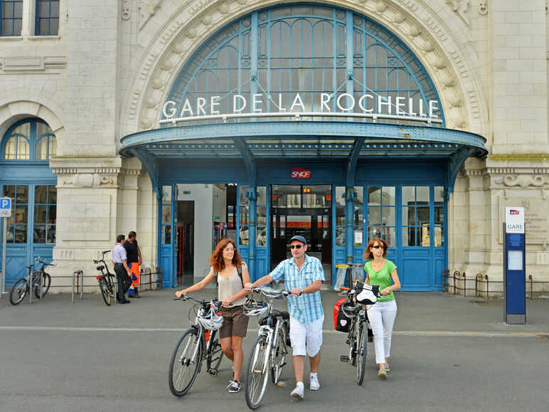 La V lo Francette 600km of cycle route from Caen to La Rochelle